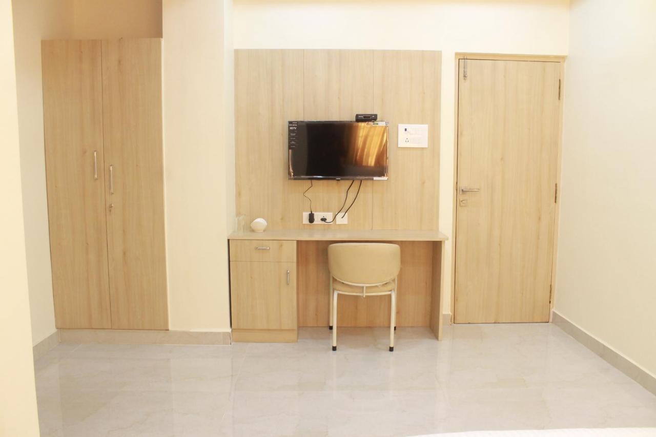 Jfive Residency Otel Chennai Dış mekan fotoğraf
