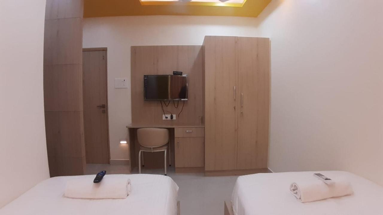 Jfive Residency Otel Chennai Dış mekan fotoğraf